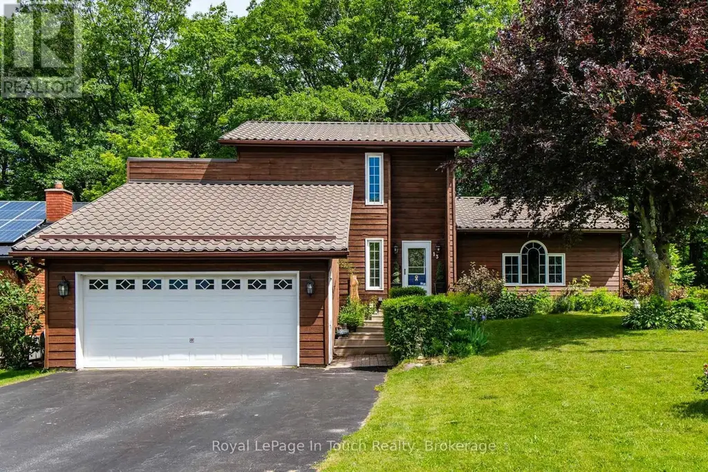 13 Hallen Drive, Penetanguishene